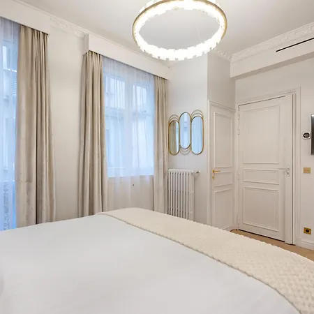 Lejlighed Charming Pied-a-terre Champs-elysee
