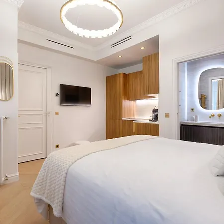 Lejlighed Charming Pied-a-terre Champs-elysee Paris