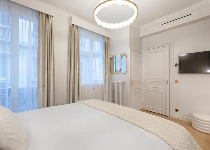 Apartment Charming Pied-a-terre Champs-elysee