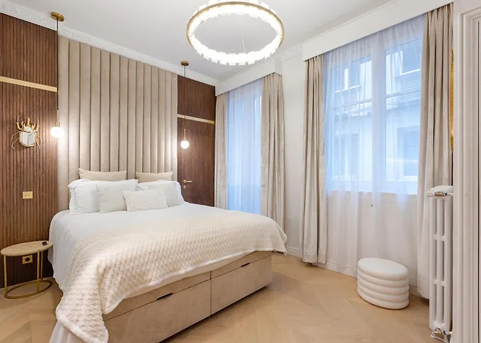 Charming Pied-à-terre Champs-élysée *
